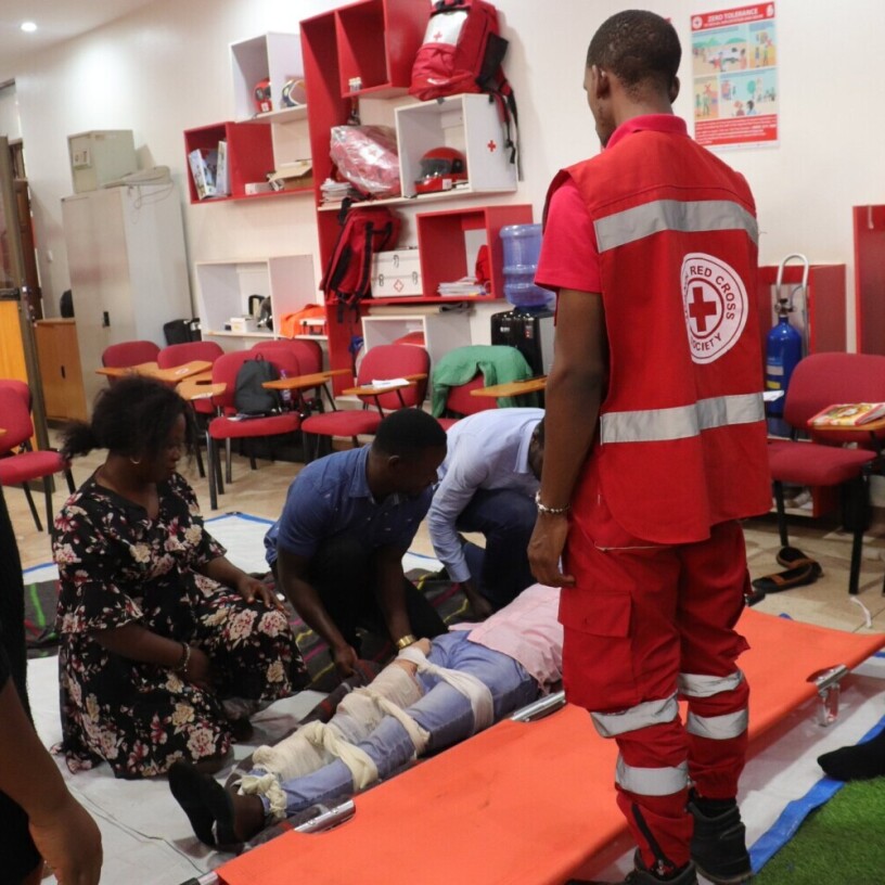 first-aid-training-ambulance-services-big-2